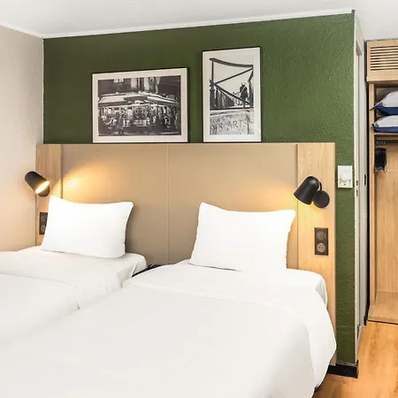 Campanile Saint-christophe 3* Cergy