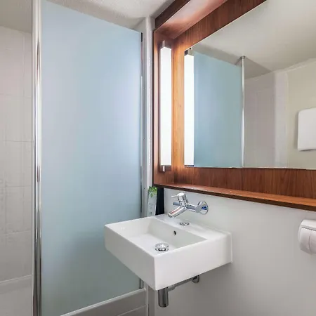 Hotel Campanile Nature - Saint Christophe Cergy
